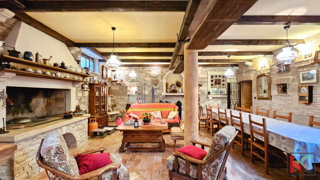 Istra, Rovinj, apartma z rustikalno konobo, terasa, 550m do plaže, #prodaja