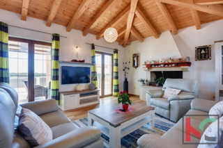 Istra, Medulin, luksuzna vila z bazenom in urejenim vrtom 1100m2, 300m od morja