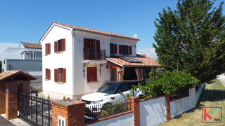 ISTRA, SVETVINČENAT, HIŠA S BAZENOM, MIRNA LOKACIJA PRODAJA
