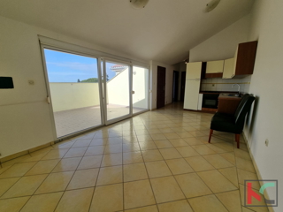 Istra, Medulin, apartma z balkonom in pogledom na morje, 200 metrov od morja #prodaja
