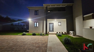 Istra, Pomer, dvojček s 170m2 stanovanjske površine #prodaja