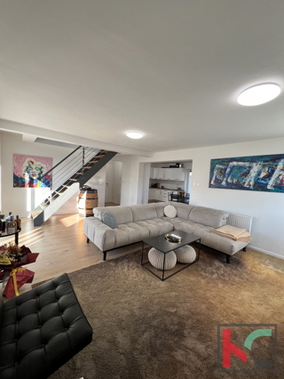 POREČ, TROSOBNO STANOVANJE 126 m2 #PRODAJA