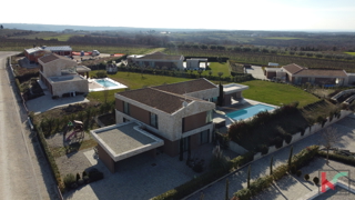 Istra, Brtonigla, luksuzna vila 324m2 z idiličnim razgledom