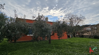 Istra, Pula, samostojna hiša s prostornim vrtom 1535m2 #prodaja