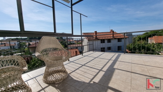 Pula, Vidikovac, prostorno stanovanje 110m2 s 3 terasami in 196m2 vrta