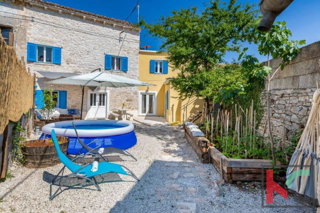 Istra, Marčana, kamnita počitniška hiša z možnostjo #prodaja
