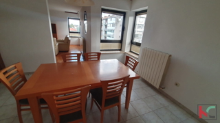 Pula, Center, veliko trisobno stanovanje, 2. nadstropje z dvigalom, 76,63m2 #prodaja