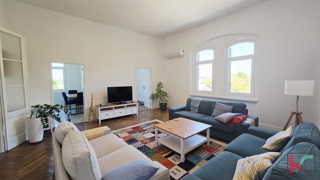 Pula, Stoja, obnovljeno stanovanje 91,80 m2 s tremi spalnicami, prodaja
