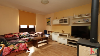 PULA, STOJA, PROSTORN TRISOBEN STAN V PRVEM NADSTROPJU #PRODAJA