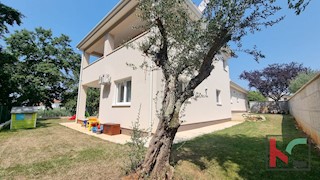 Prostorna vila na mirni lokaciji - 192,56 m2 udobja v predmestju Poreča, #prodaja