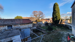 Istra, Krnica, hiša 150 m2 v centru