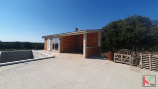 Pula, Šijana, kmetijsko zemljišče 2200 m2 z načrtovano gradnjo in bazenom #prodaja