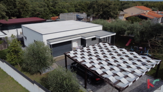 Istra, Vodnjan, počitniška hiša z bazenom in urejenim vrtom na mirni lokaciji, #razprodaja