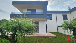 Istra, Medulin, dvojček v izgradnji z bazenom in vrtom, garaža, blizu morja, #prodaja