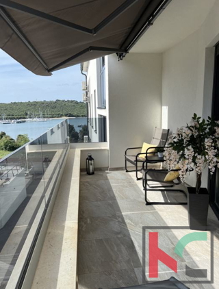 Istra, Banjole, apartma 61,76 m2 z zasebnim bazenom, prva vrsta do morja #prodaja