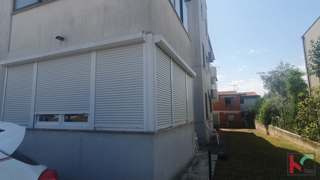 Poreč, dvosobno stanovanje z vrtom in lastnim parkirnim mestom #prodaja