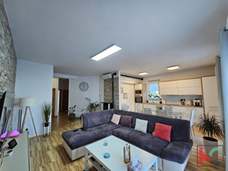 Istra, Fažana, Valbandon, moderno opremljeno stanovanje 88,23 m2 s tremi spalnicami in dvema kopalnicama, #prodaja