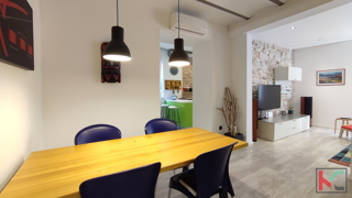 Istra, Pula, prenovljeno stanovanje 2S+DB 74,62 m2 v centru