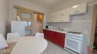 Pula, Center, apartma 54, 46 m2 s pogledom na morje in Areno, #prodamo