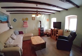Permani - družinska hiša in gradbišče