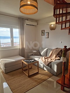 Crikvenica - na novo prenovljen apartma s čudovitim pogledom v bližini morja!