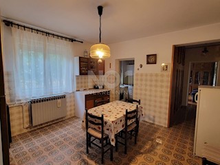 Nerezine - prodamo hišo z 2 apartmajema