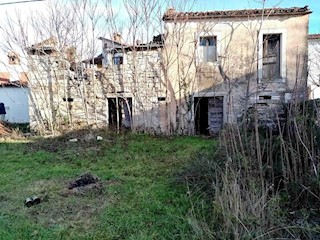 Žužići - prodaja 3 starodobnikov s pogledom na morje