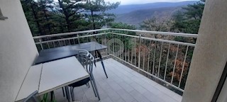 Crikvenica - prodaja opremljenega apartmaja z balkonom