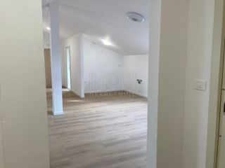 Rovinj - novo urejen penthouse v mansardi
