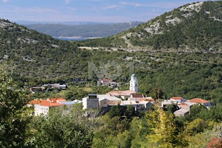 Bribir - hiša z 2 stanovanjskima enotama