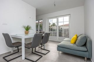 Crikvenica - prodaja dvosobnega apartmaja s pogledom na morje