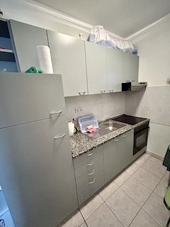 Malinska - prodaja opremljenega apartmaja z balkonom