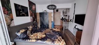 Novi Vinodolski - garsonjera z veliko teraso