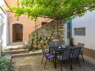 Grižane - hiša v zaledju Crikvenice