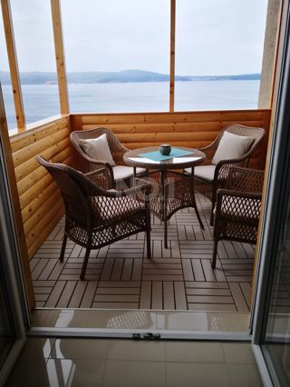 Novi Vinodolski - dvoetažni apartma s pogledom na morje