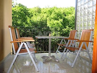 Ičići - prodaja čudovitega dvoetažnega apartmaja s pogledom na morje