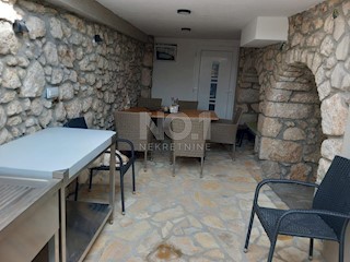 Bribir - prodaja kamnite hiše z 2 apartmajema