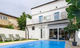 Poreč - prodaja čudovite vile s bazenom