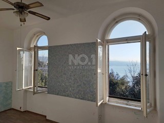 Opatija - stanovanje v samem centru na odlični lokaciji!