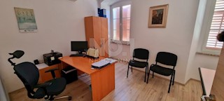 Center - atraktivno stanovanje/poslovni prostor na Korzu!