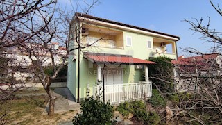 Baška - hiša z 2 apartmajema v mirnem okolju