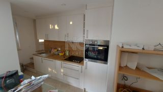 Njivice - luksuzen apartma v pritličju blizu morja