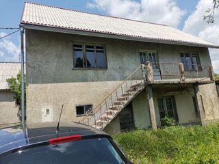 Lič - prodaja samostojne hiše v fazi obnove