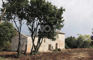 Vodnjan, Sv. Kirin - prodaja kamnite oaze v srcu Istre