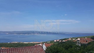 Crikvenica - hiša z veliko potenciala!