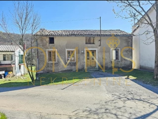 Klana, 1780 m2, starina za prenovo (100 m2) Prodaja!