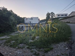 Hiša z razgledom na morje – začeta gradnja 212 m², mirna lokacija Kastav