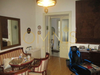 Trosobno stanovanje na Belvederu, 90 m² – nizko pritličje z balkonom