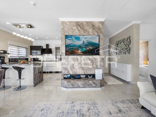 Luksuzna hiša z veliko parcelo, Šibenik- Bilice