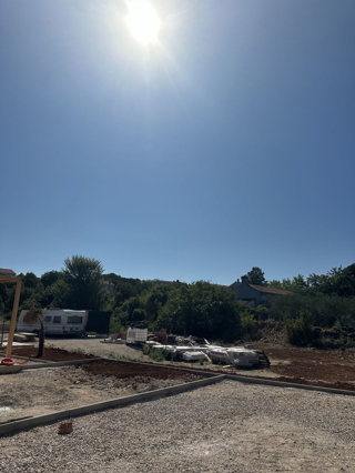 Zemljišče s gradbenim dovoljenjem - Oštrobradić, Malinska